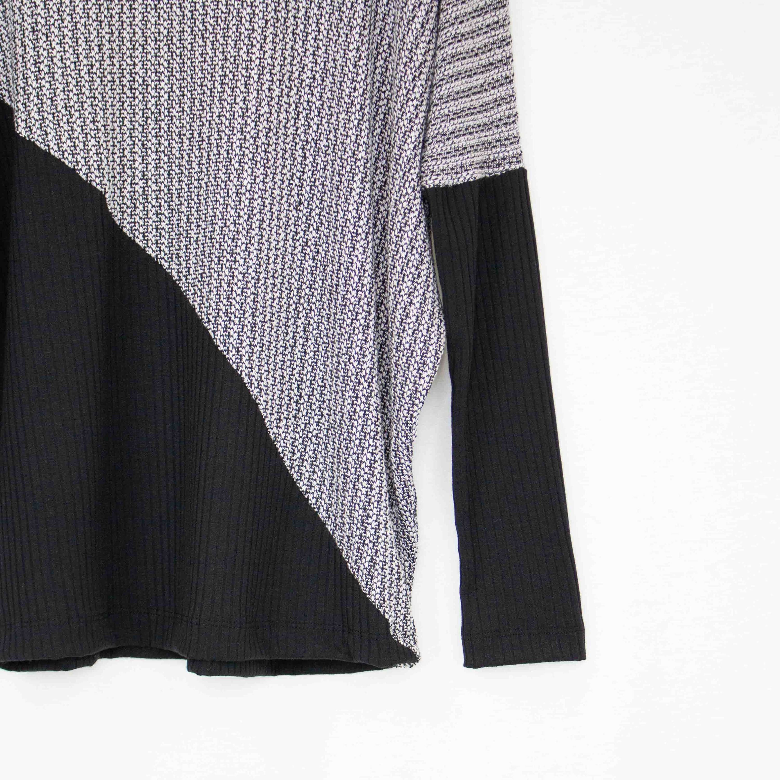 Turtle Neck Diagonal Color Block Top